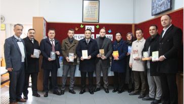 MHP'liler, Türk Gençliğine kitap hediye ettiler