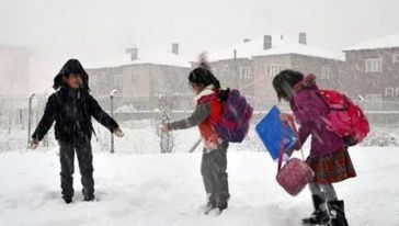 Okullar Salı günü de tatil