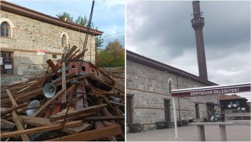 Şiddetli rüzgar tarihi caminin minaresini yıktı 