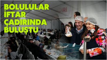 Başkan Özcan ve eşi vatandaşlar iftarını açtı